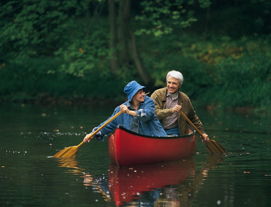 Couple canoeing 